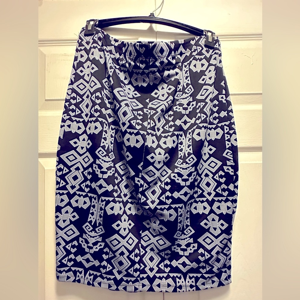 Stretch midi skirt aztec print Sz 2x